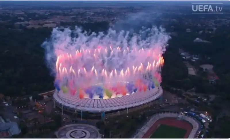 stadio olimpico fuochi d artificio