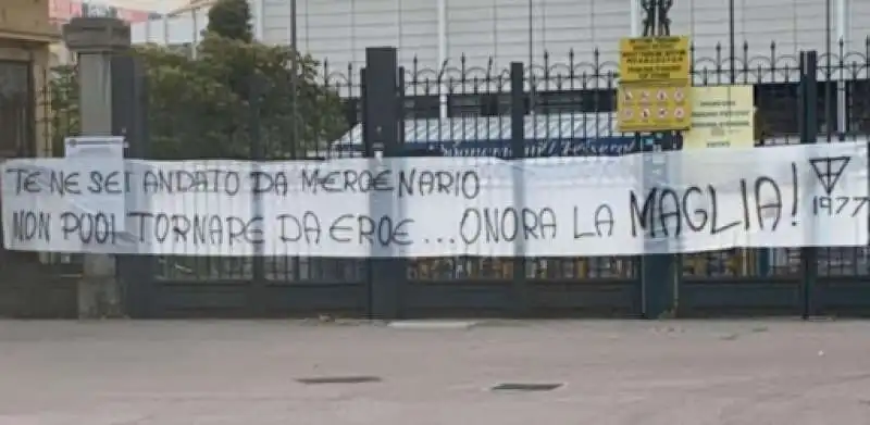 STRISCIONE CONTRO BUFFON ULTRAS PARMA