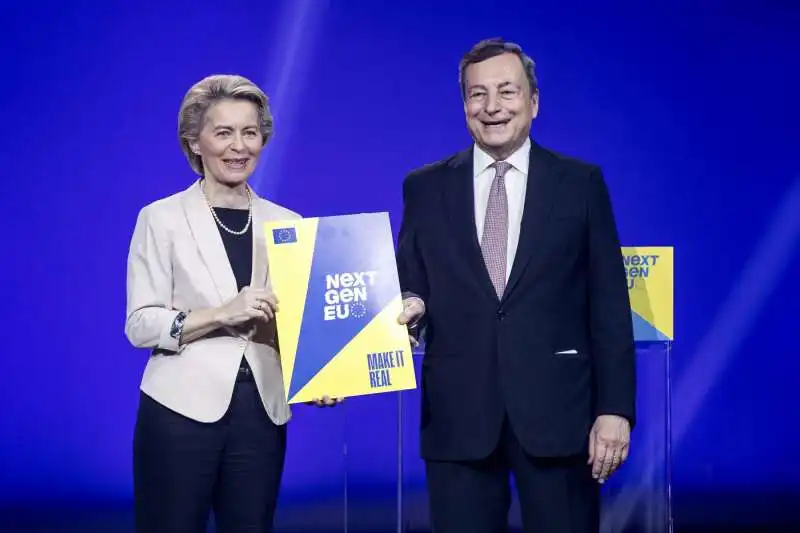 ursula von der leyen consegna a mario draghi la pagella di bruxelles al recovery plan italiano 2