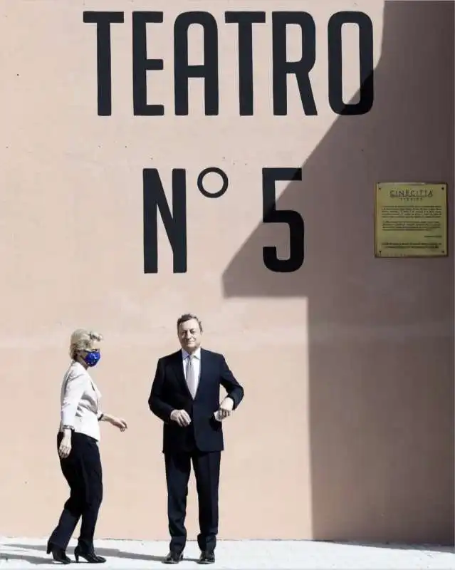 URSULA VON DER LEYEN E MARIO DRAGHI A CINECITTA'