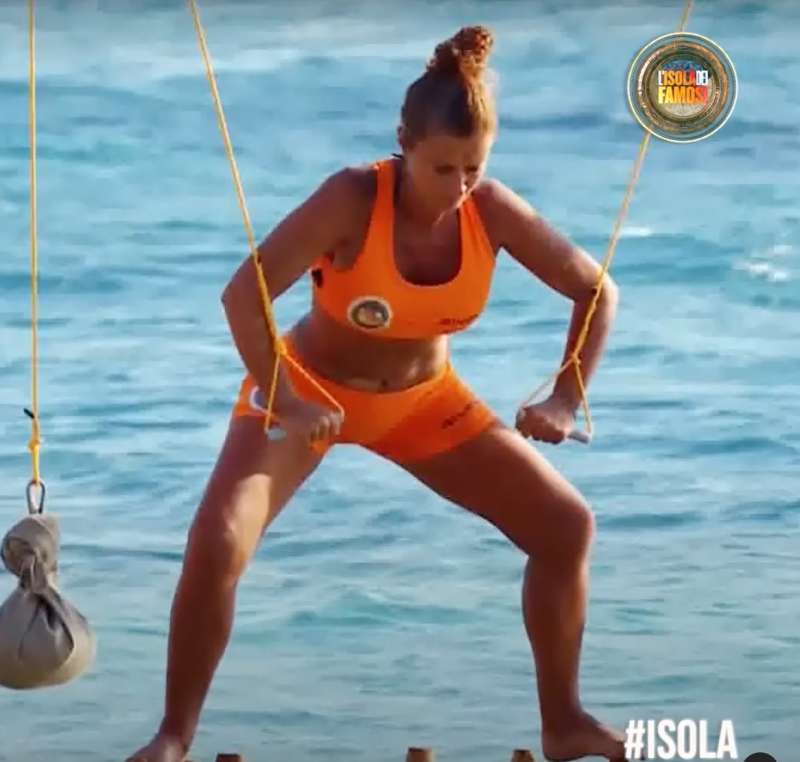 valentina persia all'isola dei famosi 5