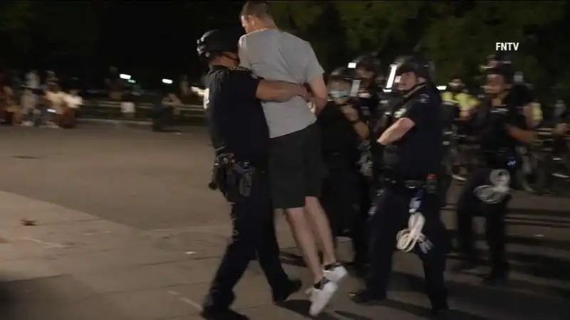 violenze a washington square