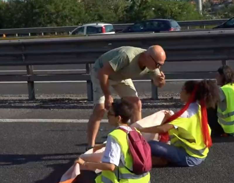 ambientalisti protestano sul gra 3