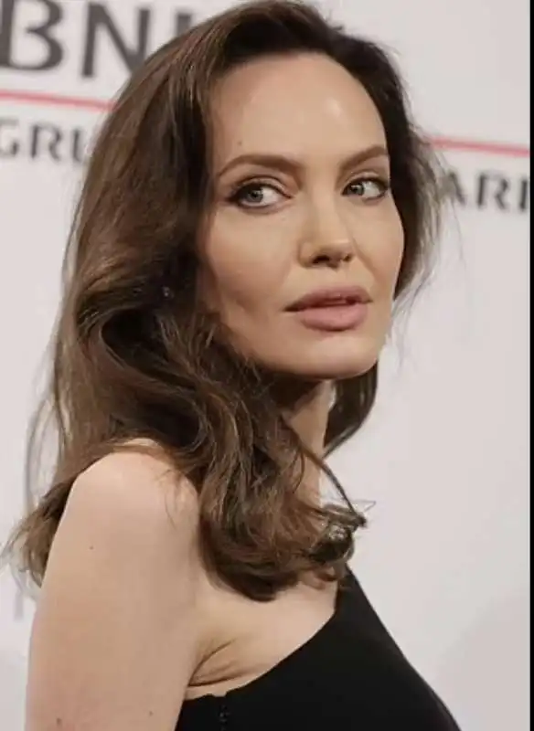 angelina jolie