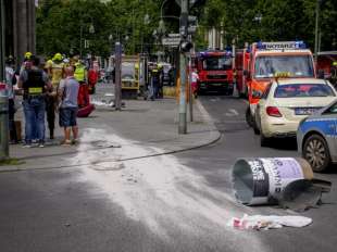 auto sulla folla a berlino 2