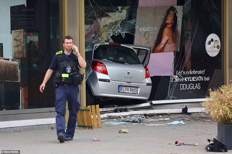 auto sulla folla a berlino 4