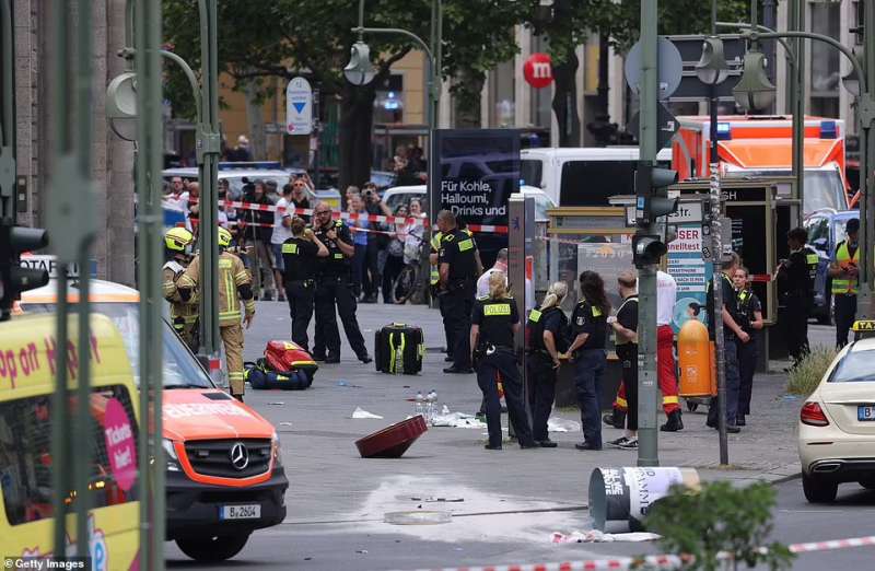 auto sulla folla a berlino 8