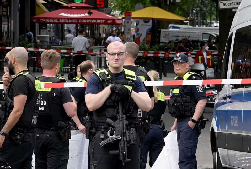 auto sulla folla a berlino 9