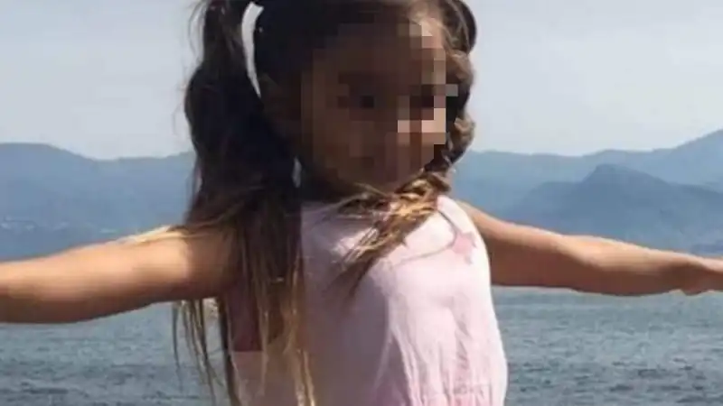 bimba di 5 anni morta annegata a torre annunziata 