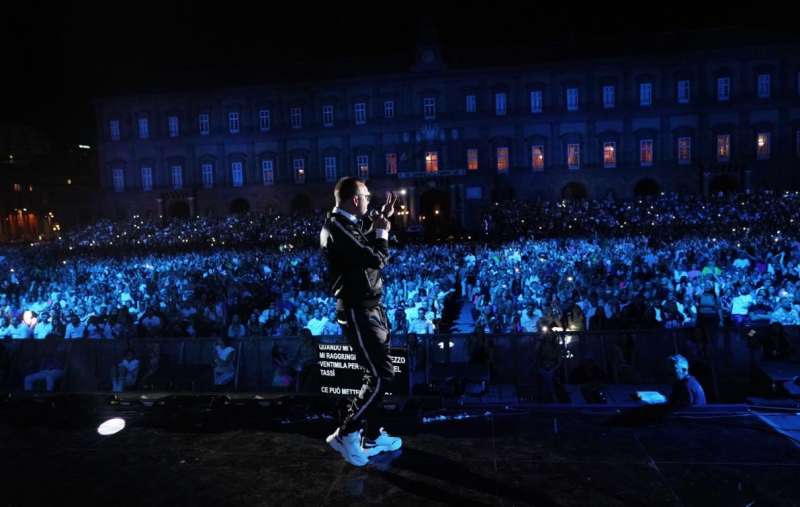 concerto gigi d alessio a piazza plebiscito 14