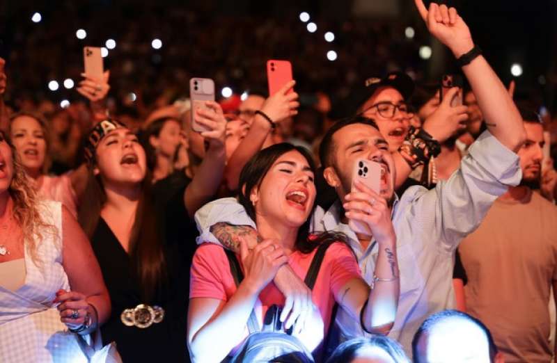 concerto gigi d alessio a piazza plebiscito 2