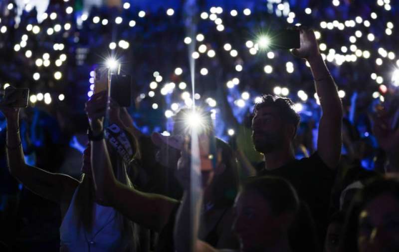 concerto gigi d alessio a piazza plebiscito 7