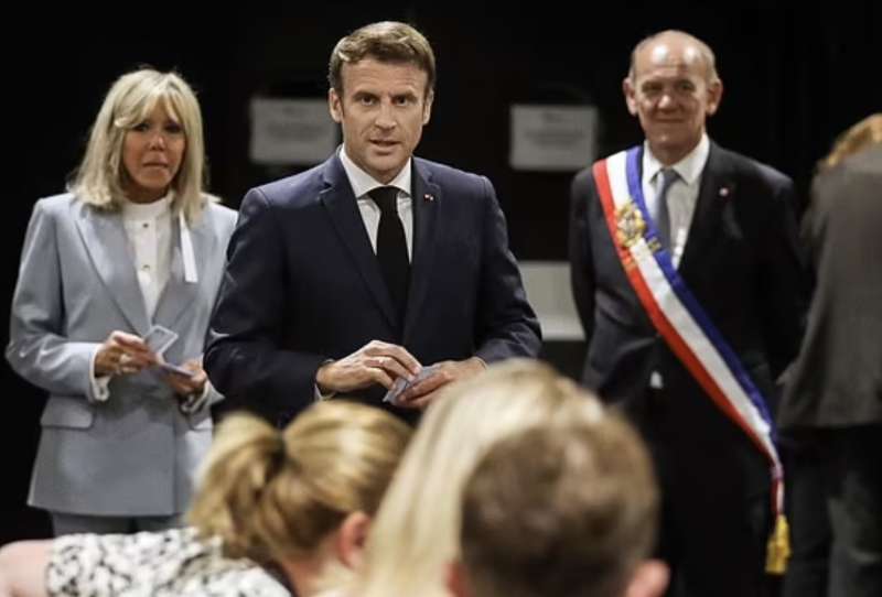 emmanuel macron ballottaggio elezioni legislative