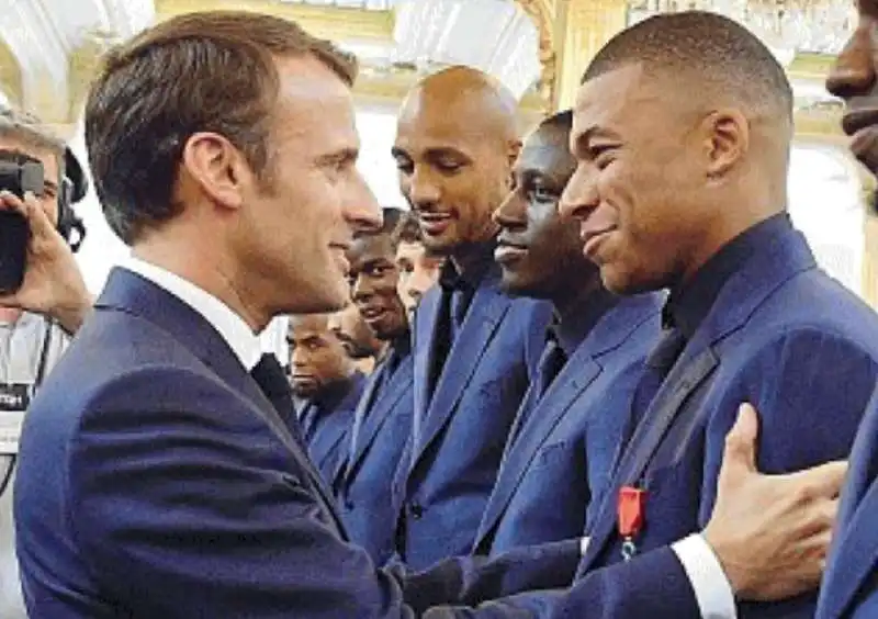 emmanuel macron kylian mbappe