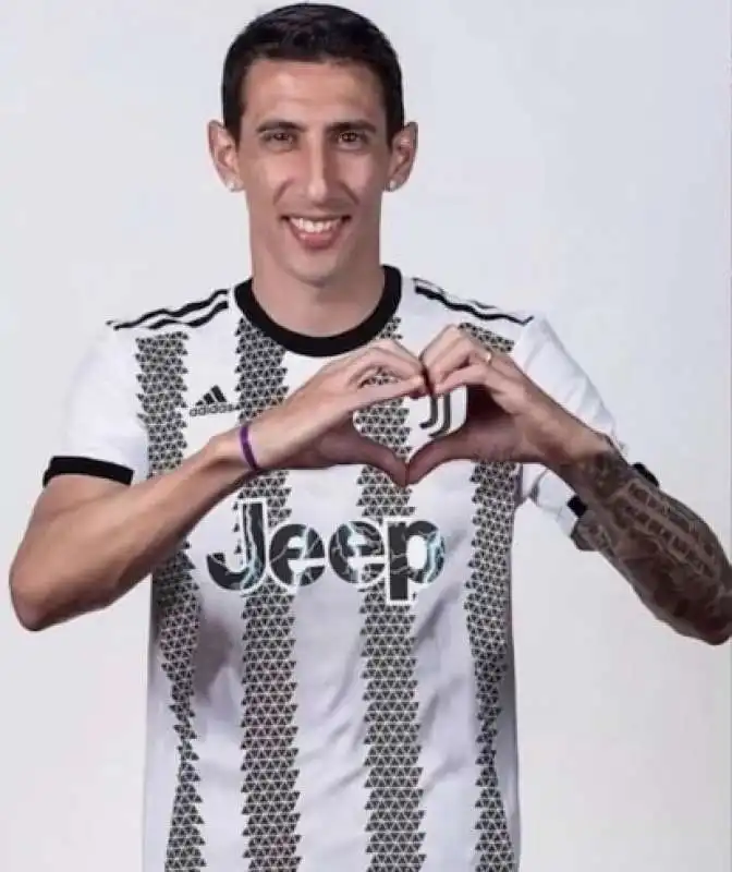 fotomontaggio di angel di maria con la maglia della juventus 