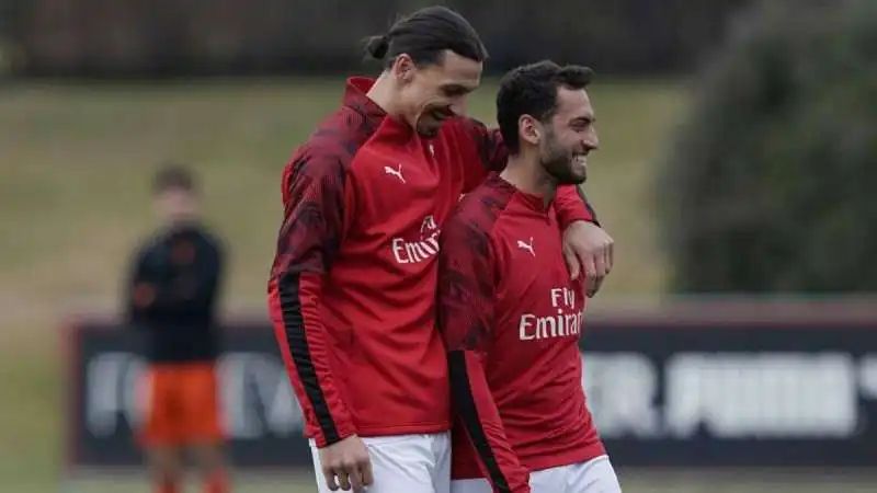 hakan calhanoglu zlatan ibrahimovic 2