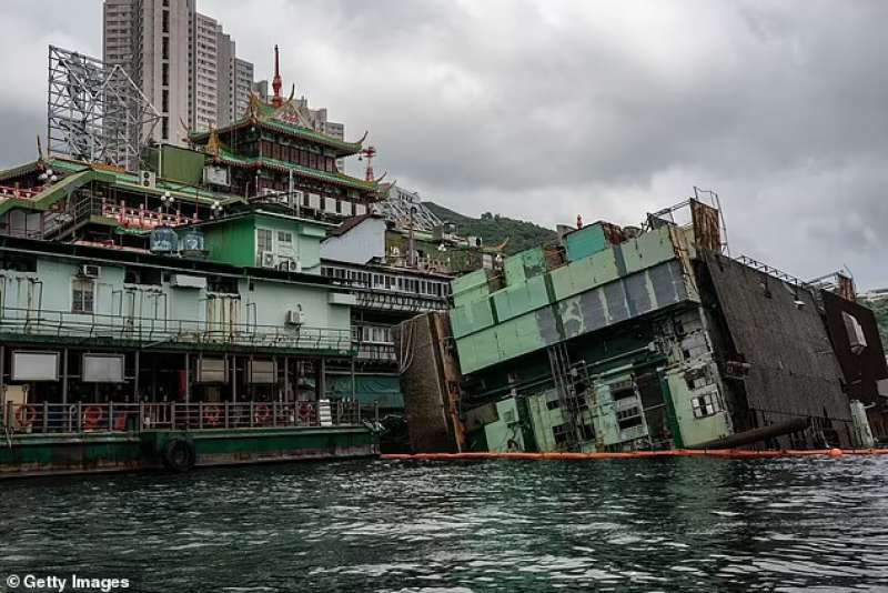 Il Jumbo Floating Restaurant di Hong Kong 2