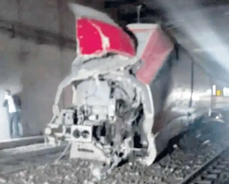 il locomotore del treno deragliato a roma

