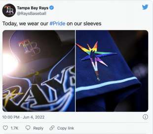 il logo lgbtq+ sulla divisa dei tampa bay rays