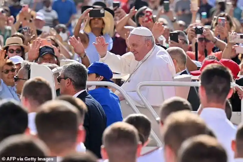 il papa udienza settimanale in vaticano 6