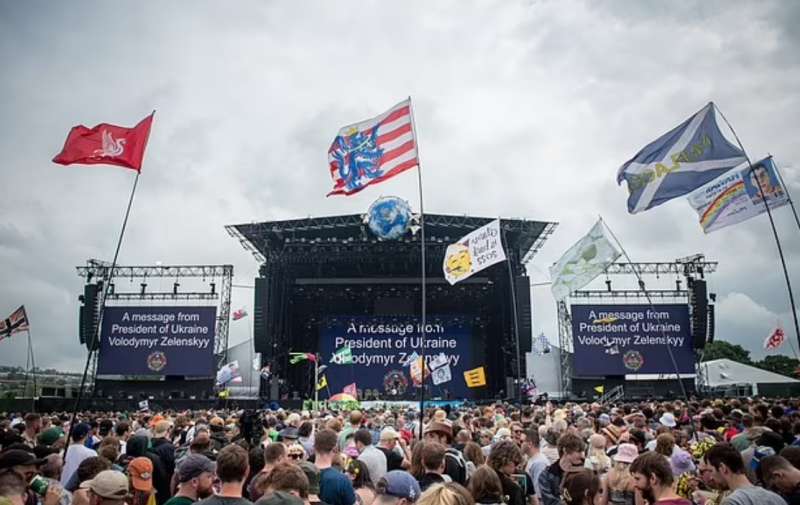 il videomessaggio di volodymyr zelensky al festival di glastonbury 4