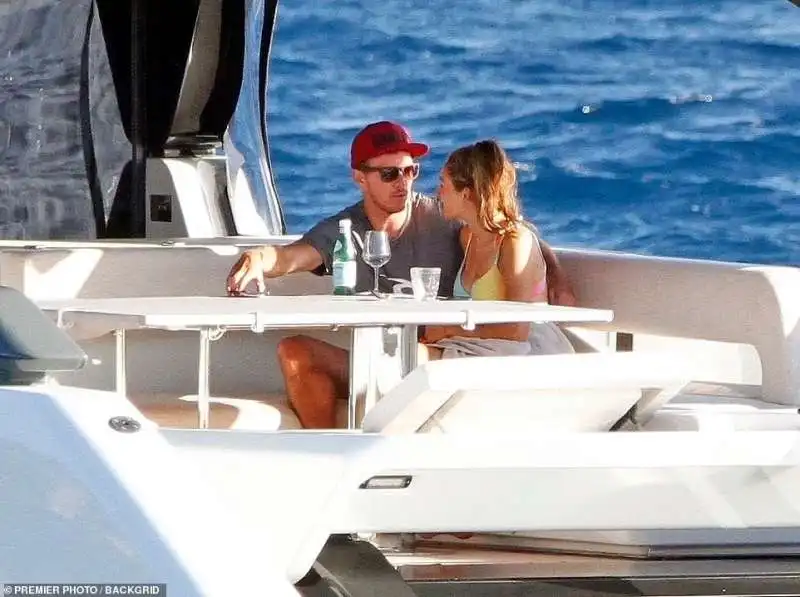 julian nagelsmann con lena wurzenberger su uno yacht 5