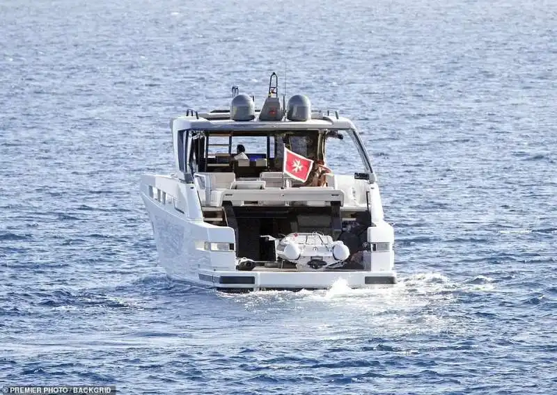 julian nagelsmann con lena wurzenberger su uno yacht 8