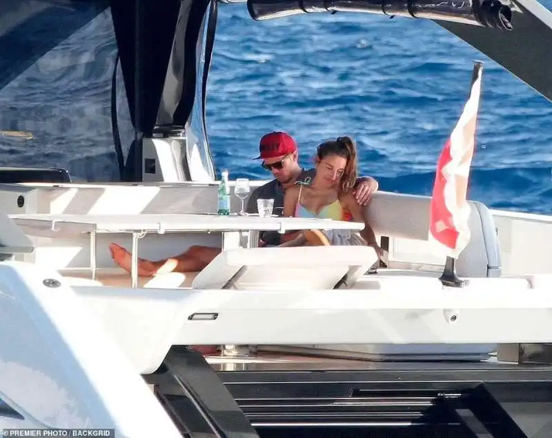 julian nagelsmann con lena wurzenberger su uno yacht 9