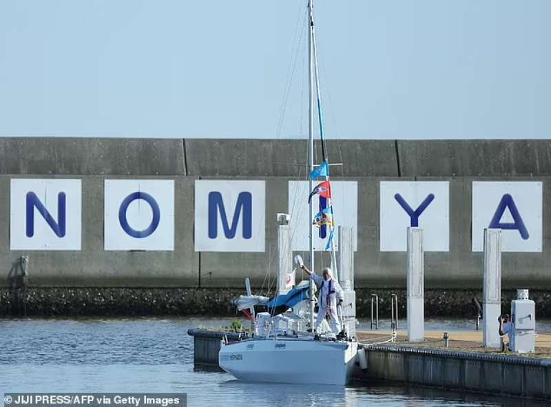 Kenichi Horie, 83 anni, sul suo yacht 4