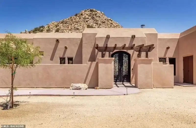 la casa di amber heard nella yucca valley