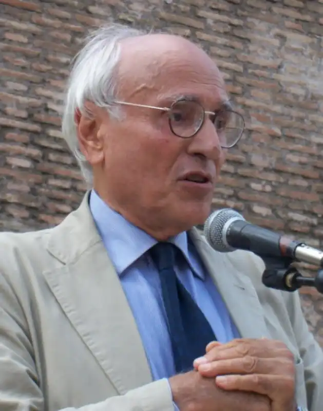 lucio villari