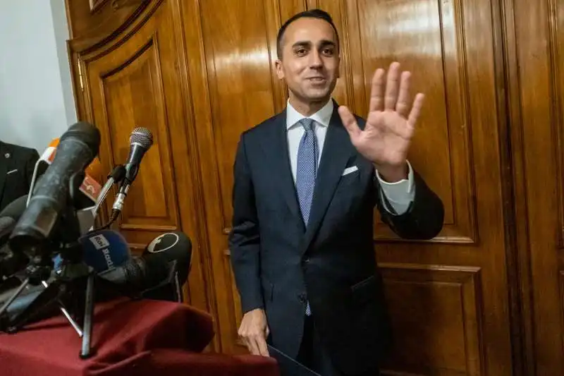 luigi di maio annuncia la scissione dal m5s   2