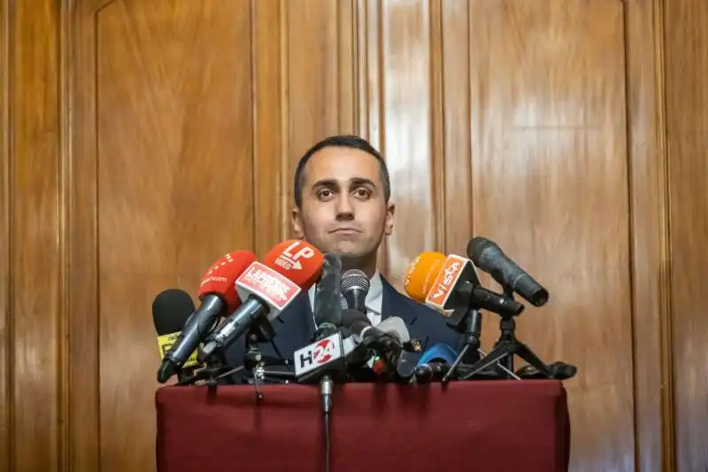 luigi di maio annuncia la scissione dal m5s   3