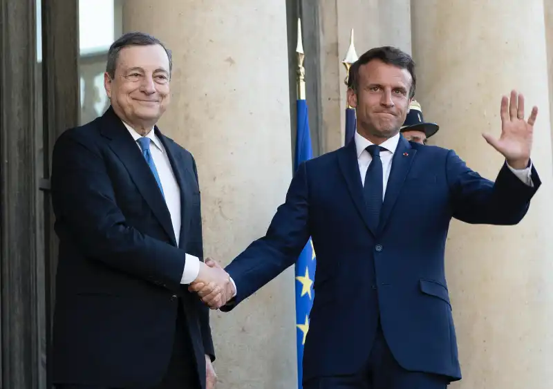 mario draghi emmanuel macron  