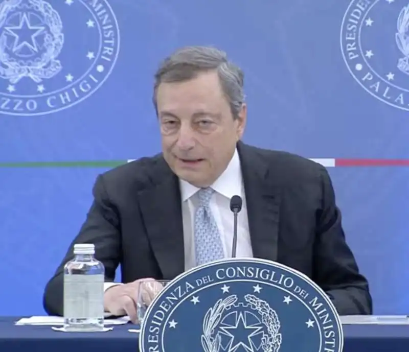 mario draghi in conferenza stampa   2