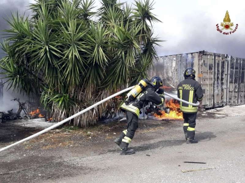 maxi incendio aurelia, a roma 15