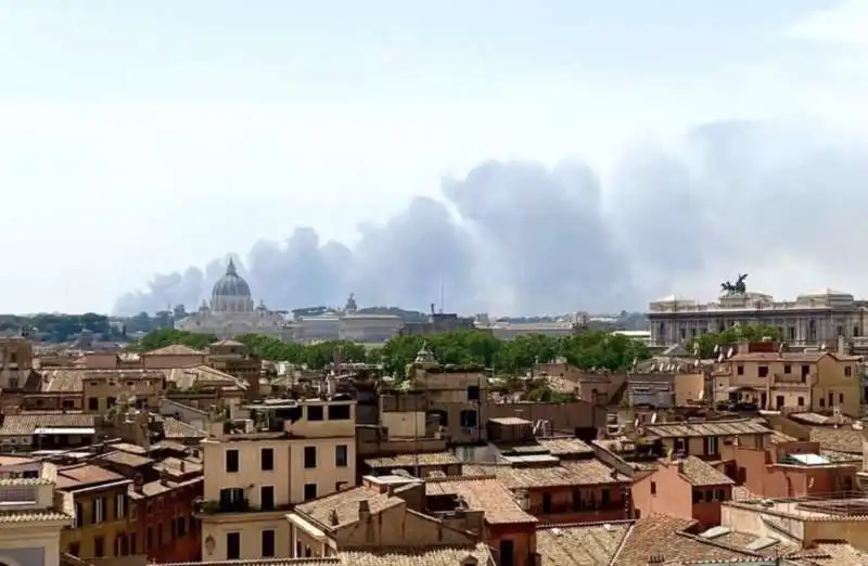 maxi incendio aurelia, a roma   17