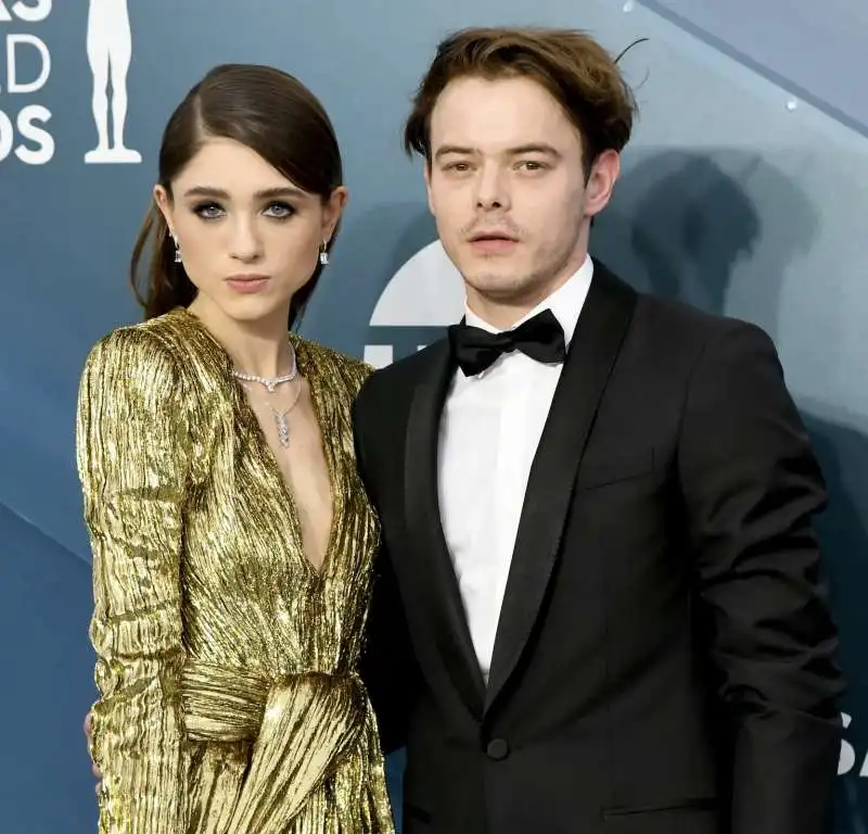 natalia dyer charlie heaton 1