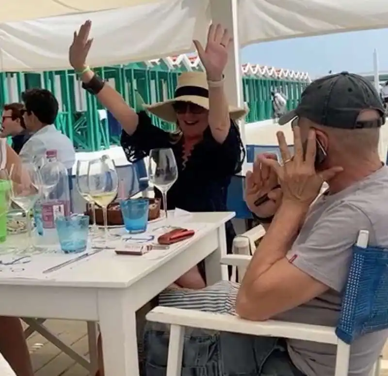 patrizia groppelli festeggia il compleanno a forte dei marmi   3