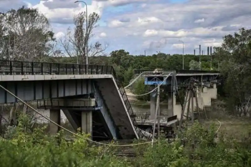 Ponte distrutto Severodonetsk