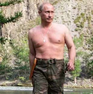 PUTIN A TORSO NUDO