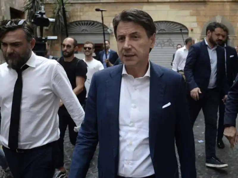 riccardo ricciardi giuseppe conte 