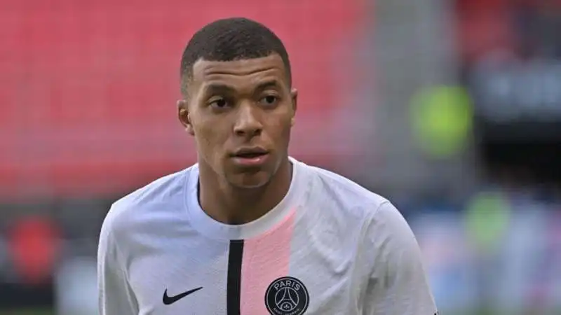 rinnovo di mbappe col psg 1