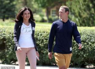 Sheryl Sandberg e Mark Zuckeberg