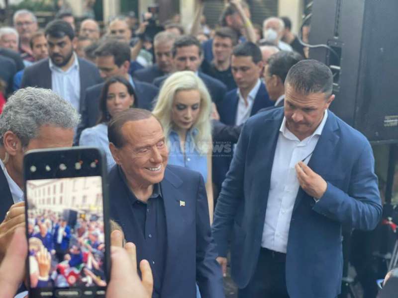 silvio berlusconi dario allevi