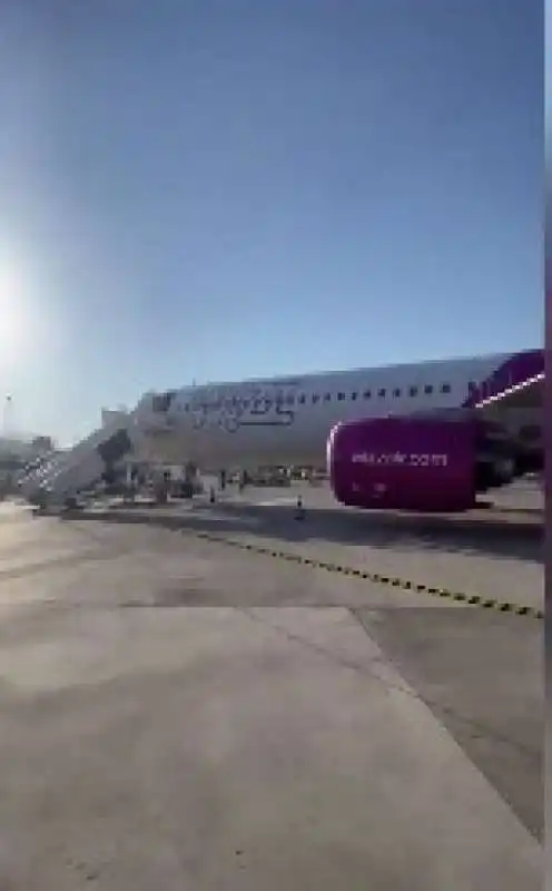 simona ventura e il volo cancellato di wizz air 1