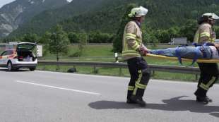 Soccorsi per il deragliamento del treno in Baviera