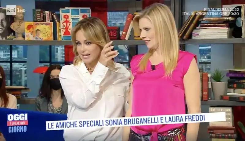 sonia bruganelli e laura freddi a oggi e un altro giorno  