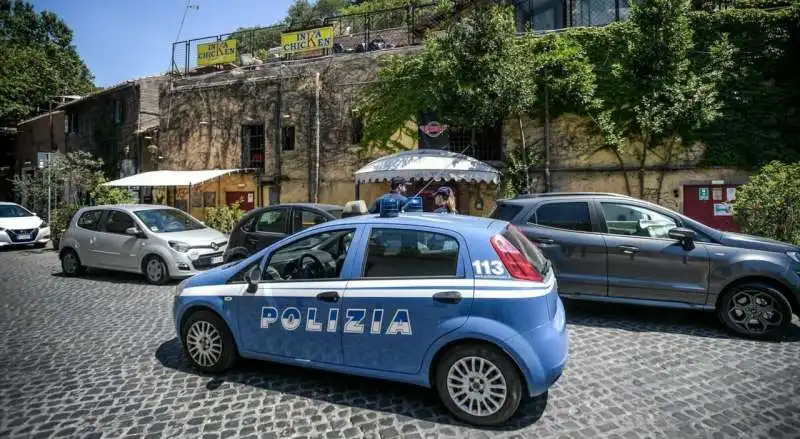 Sparatoria davanti alla discoteca Alibi a Roma 3