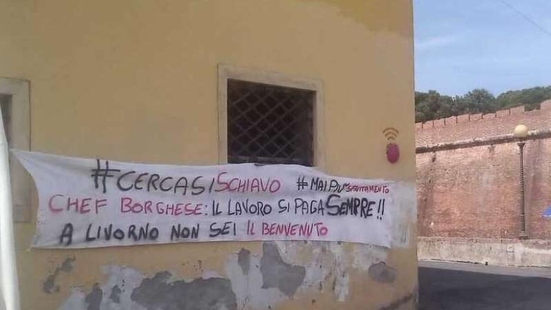 STRISCIONE CONTRO ALESSANDRO BORGHESE A LIVORNO